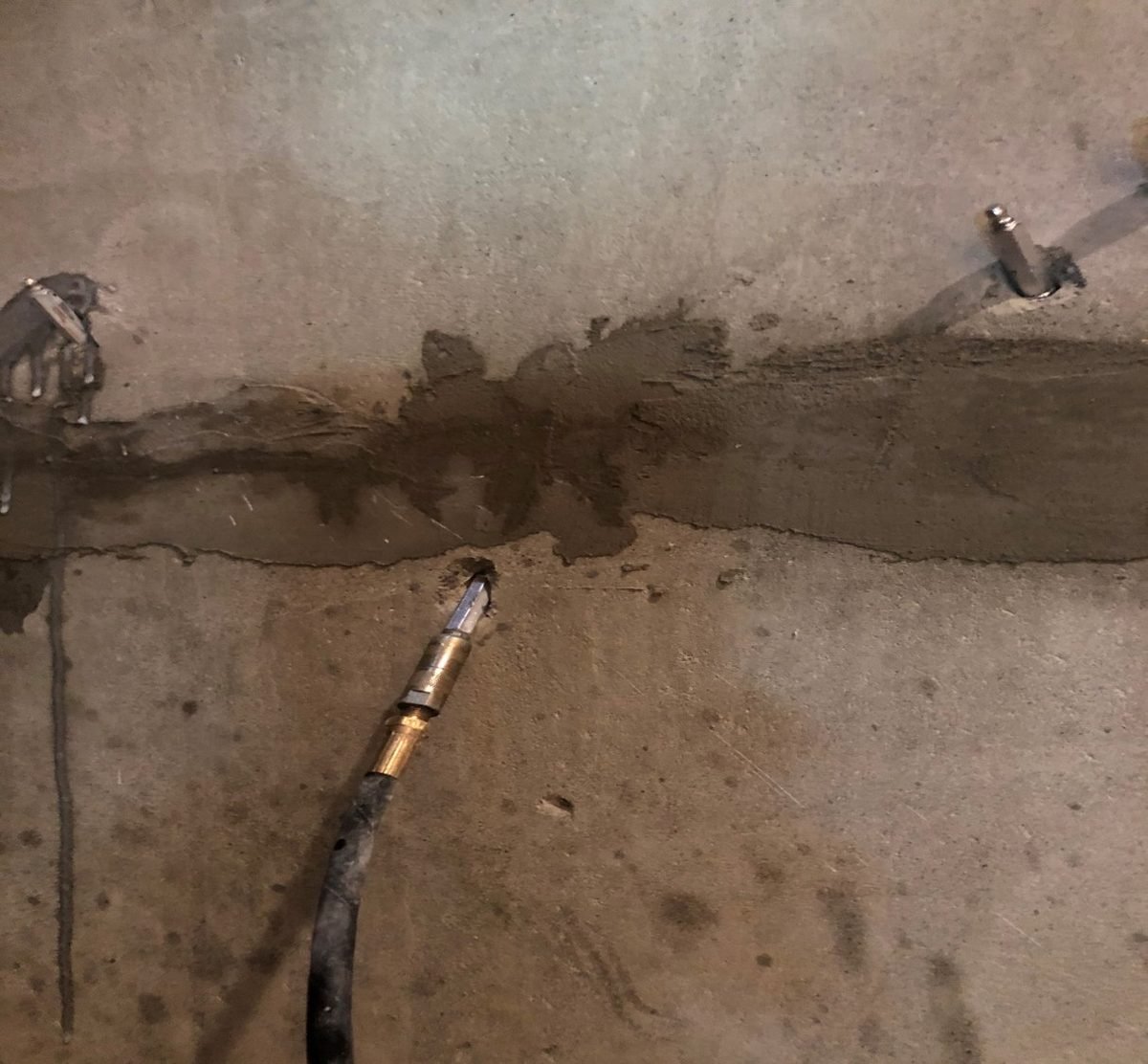 Structural crack injection repair